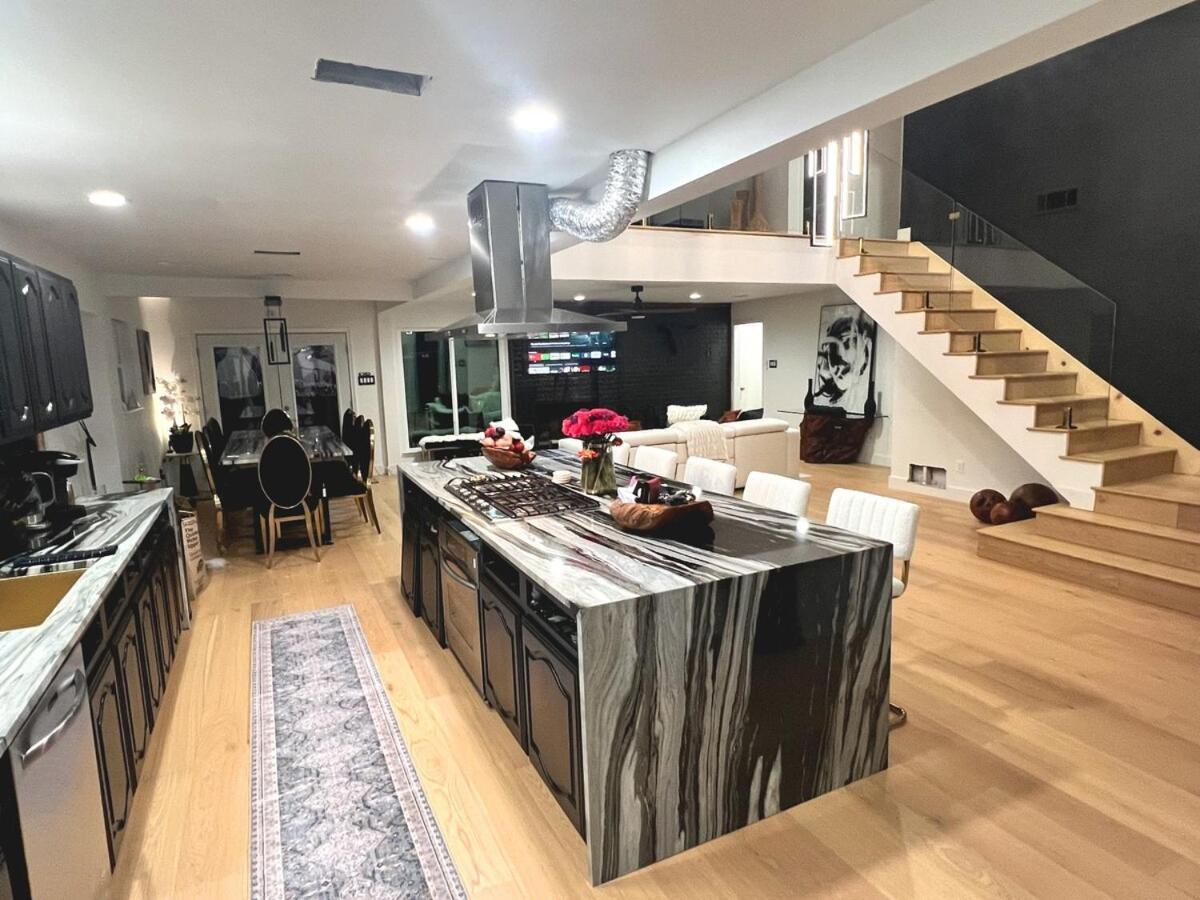 Luxury W Pool, Open Kitchen, Poker & * Dallas